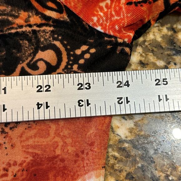 Chico’s Travelers Women’s 3 (16) Short Sleeve V-Neck Shirt Orange & Black Print - Picture 6 of 7